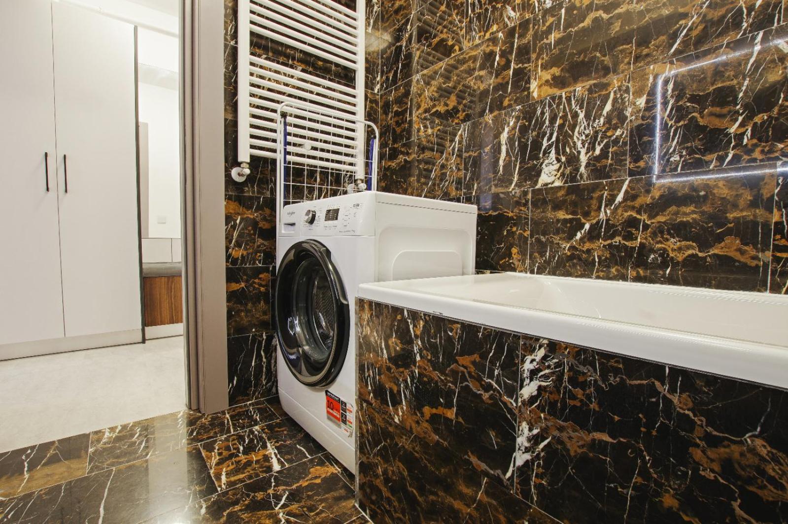 Himson-Brown Apartment Iasi Buitenkant foto